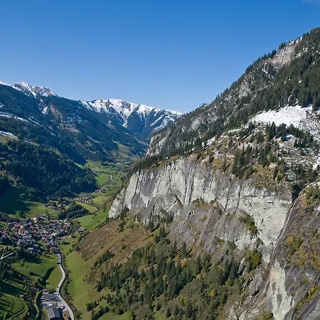 Lägenhetshotell Und Almroesl 4*