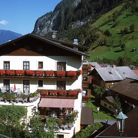 Und Almroesl 4* Karteis