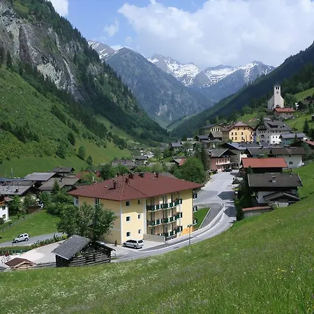 Und Almroesl Lägenhetshotell