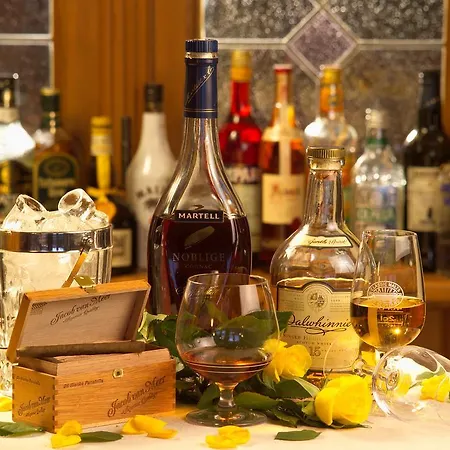 Und Almroesl Lägenhetshotell