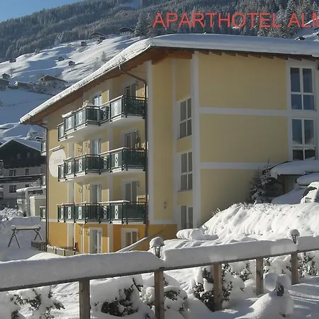 Lägenhetshotell Und Almroesl 4*