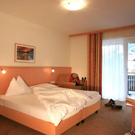 Und Almroesl Lejlighedshotel