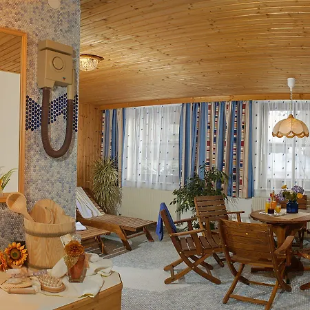 Und Almroesl Karteis