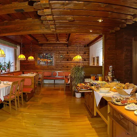 Und Almroesl Karteis