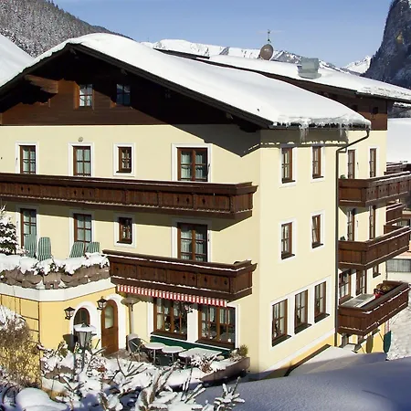 Und Almroesl Lejlighedshotel Karteis