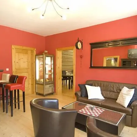 Lejlighedshotel Und Almroesl Karteis