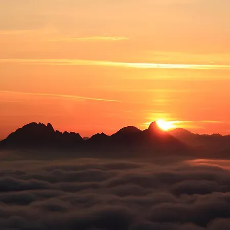 Und Almroesl Lägenhetshotell 4*