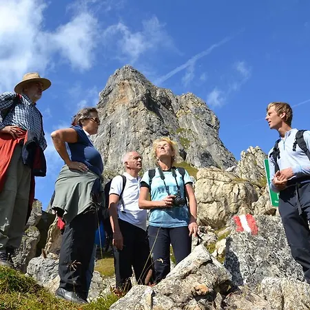 Und Almroesl Lägenhetshotell 4*