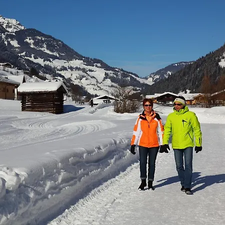 Und Almroesl 4* Karteis