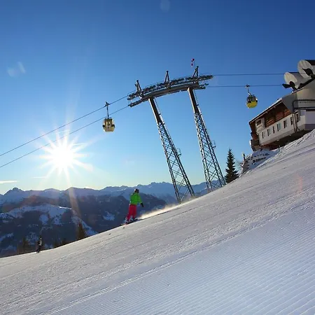 Lägenhetshotell Und Almroesl 4*