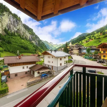 Und Almroesl Lejlighedshotel Karteis